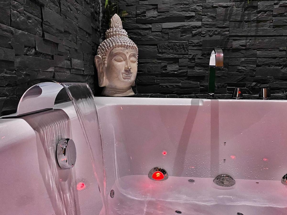 Suite Jacuzzi Privatif Plage Des Catalans Marseille Exteriér fotografie