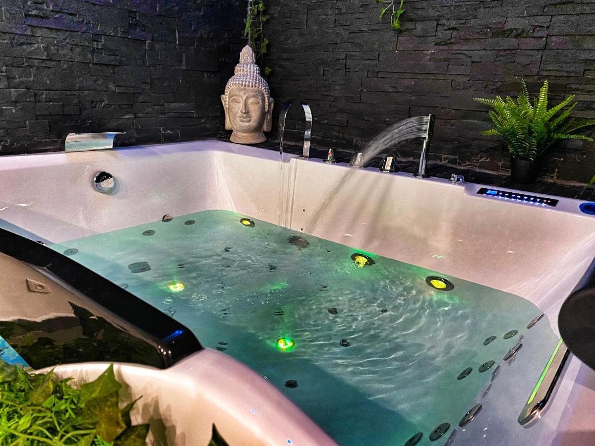 Suite Jacuzzi Privatif Plage Des Catalans Marseille Exteriér fotografie