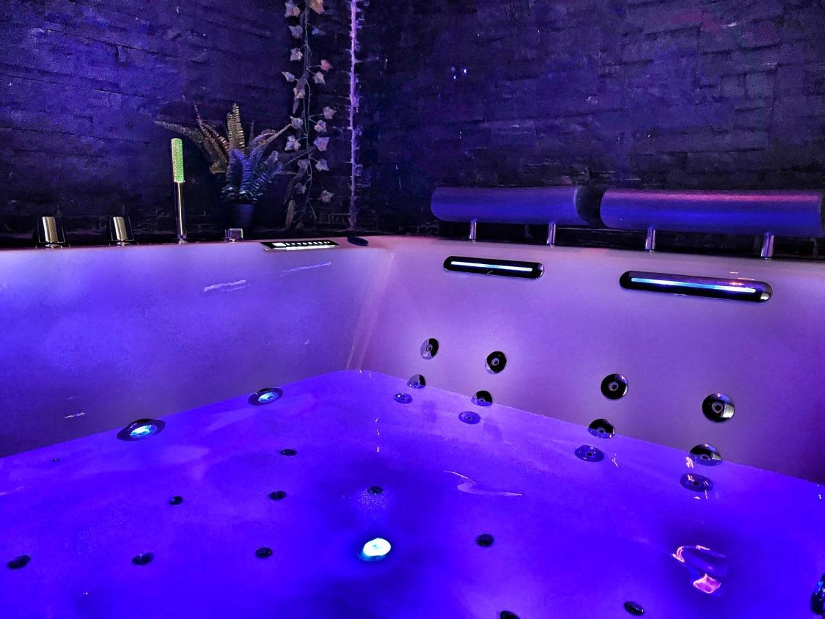 Suite Jacuzzi Privatif Plage Des Catalans Marseille Exteriér fotografie