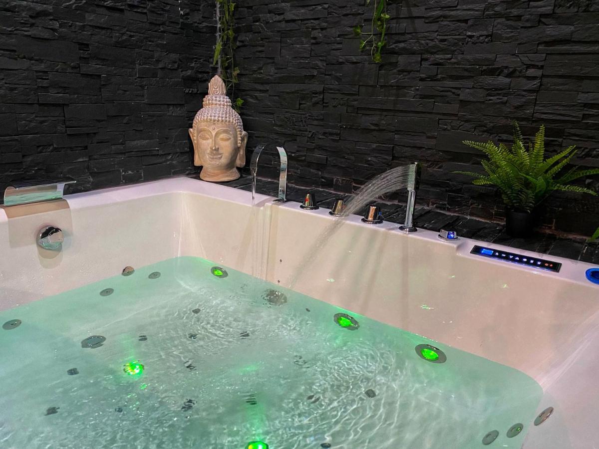 Suite Jacuzzi Privatif Plage Des Catalans Marseille Exteriér fotografie